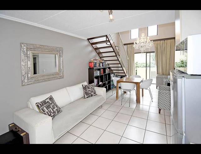 1 BEDROOM APARTMENT FOR SALE IN BRYANSTON